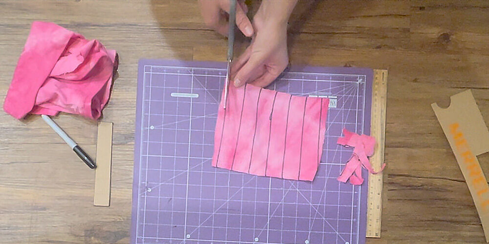 Cut out the rectangles from the fabric.